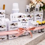 Kit toalete bandeja acrílico+frascos+17 envelopes+11 adesivos